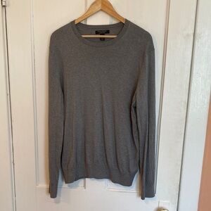 Banana Republic Men's Cashmere and Silk Gray Crewneck Sweater
